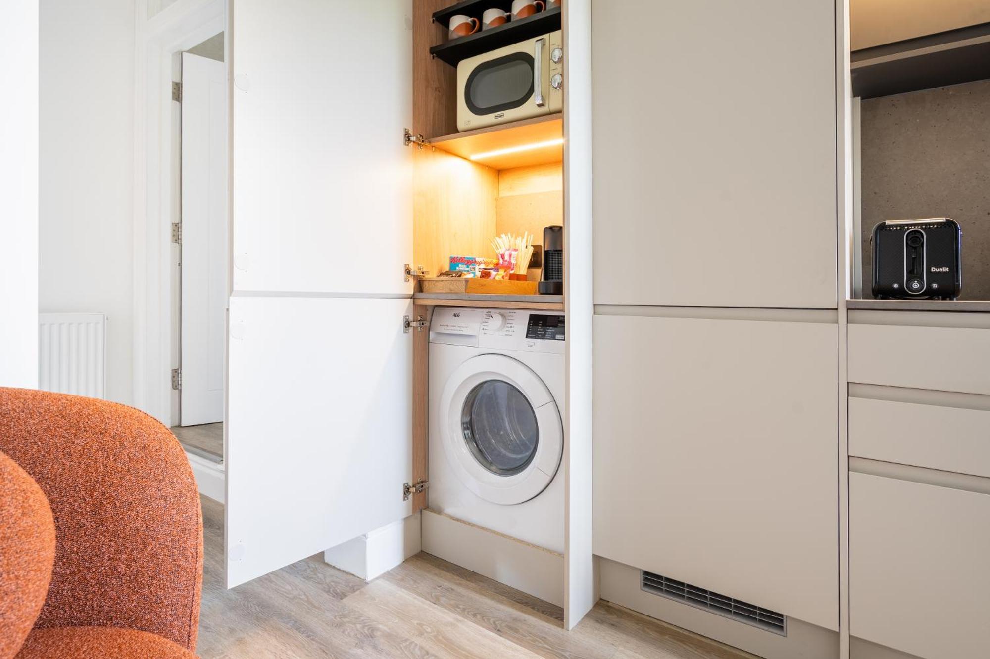 Newly Designed, 2Br Apt, 5Min From Northwood London Tube Station, Nato Hq, Ideal For Wembley, Warner Studio, Contractors Exterior photo